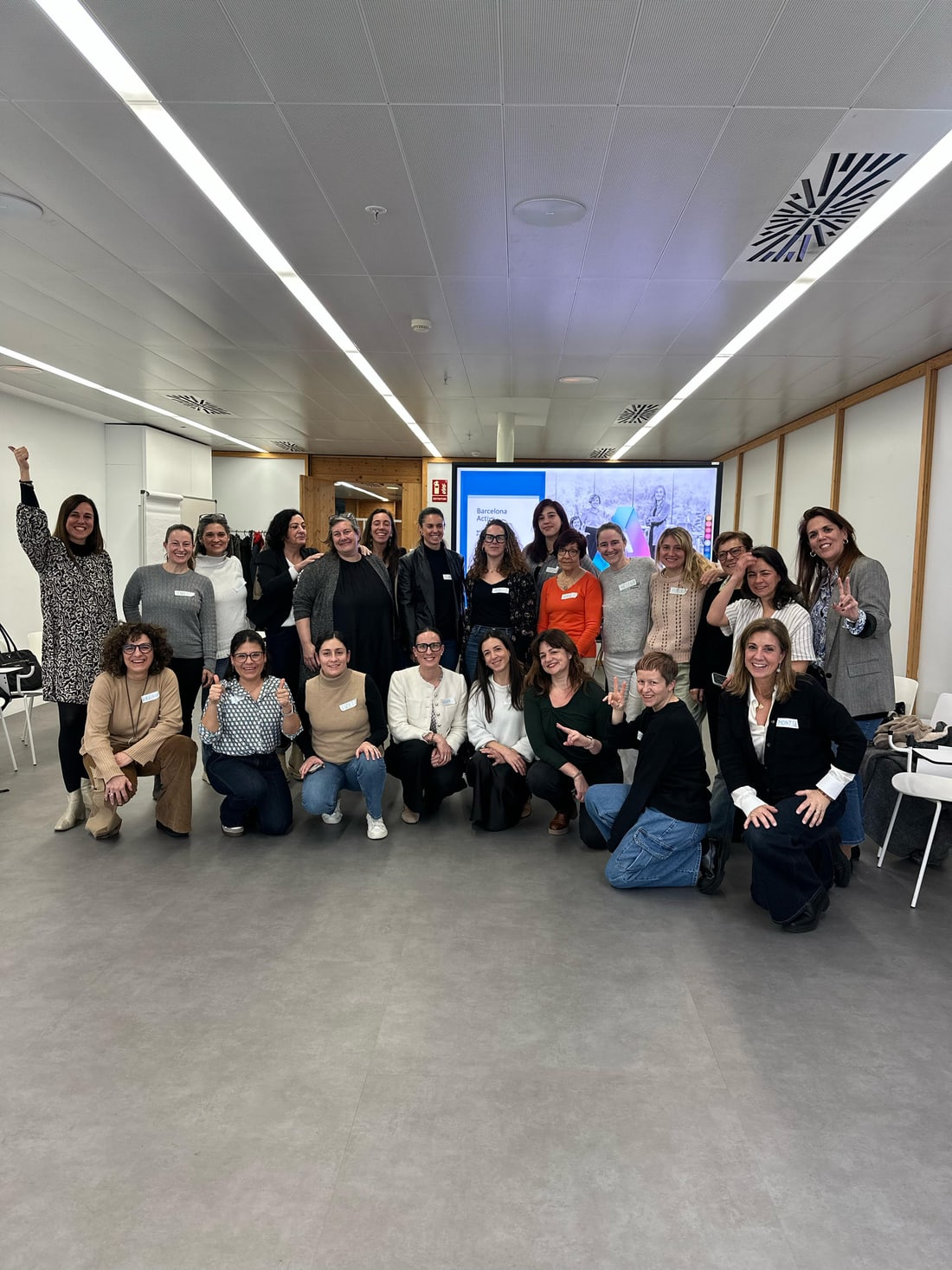 Grupo de mujeres emprendedoras en un taller en Barcelona Activa